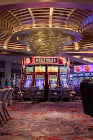 Live Casino qa8821 – meja Baccarat dan Roulette dengan dealer langsung streaming HD